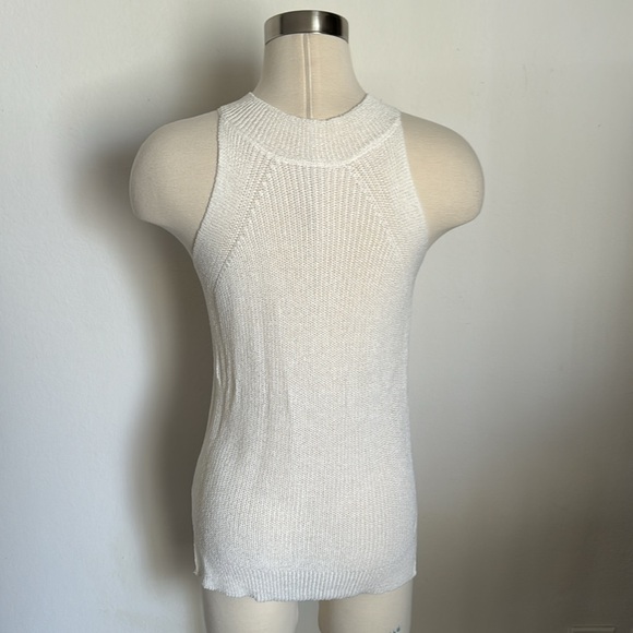 Classy White Blouse🤍 - Picture 4 of 6